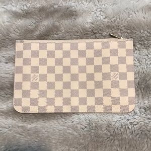 LV DAMIER CLUTCH / WRISTLET